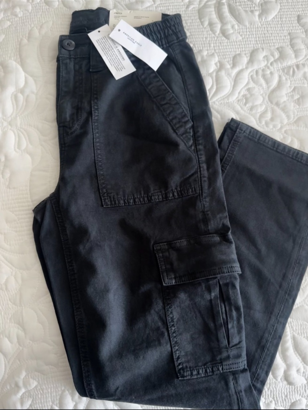 American Eagle Outfitters Black Cargo Pants - Picture 2 of 4